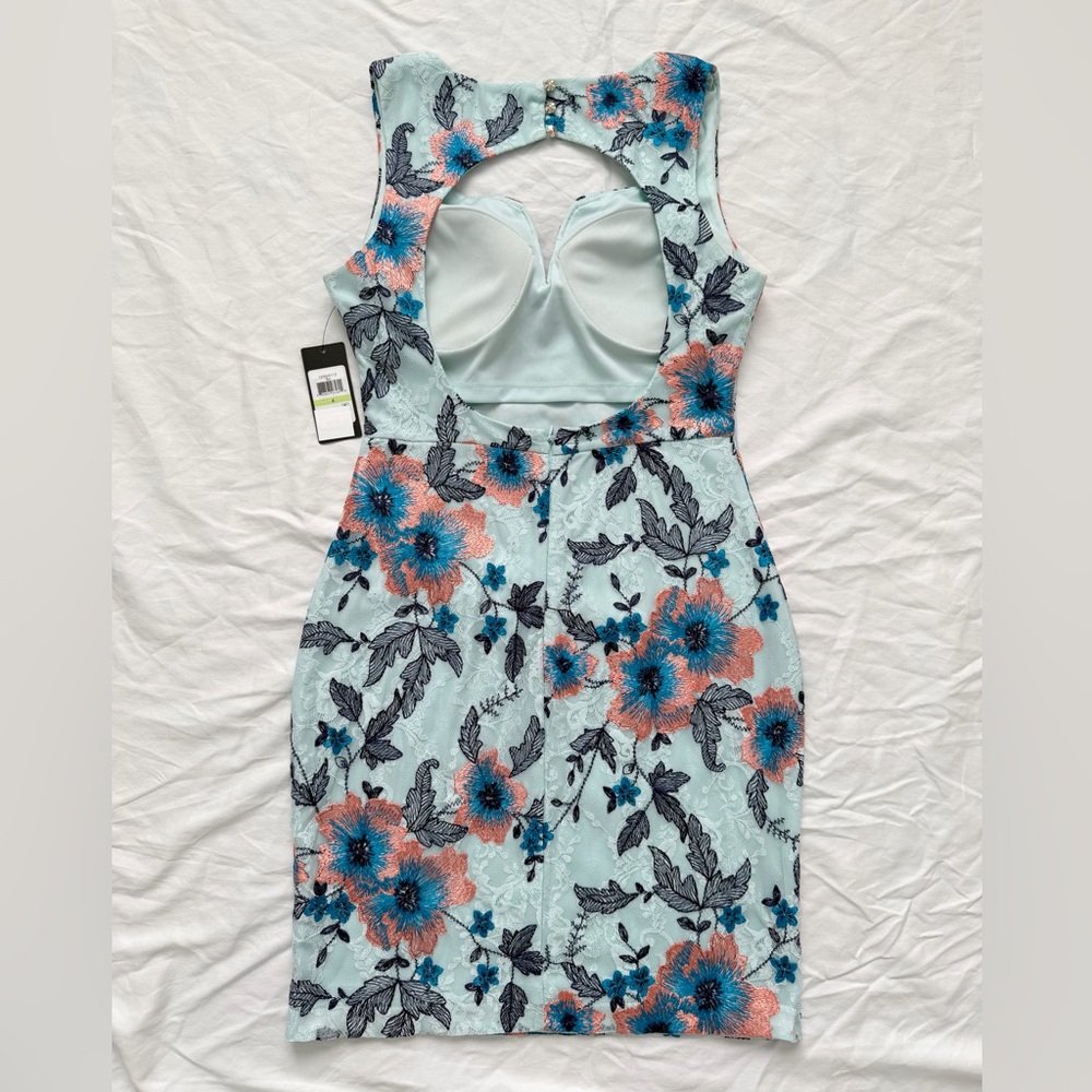 Guess Light Blue Lace Embroidered Sheath Dress | Sweetheart Neckline | Size 4 - Picture 11 of 17